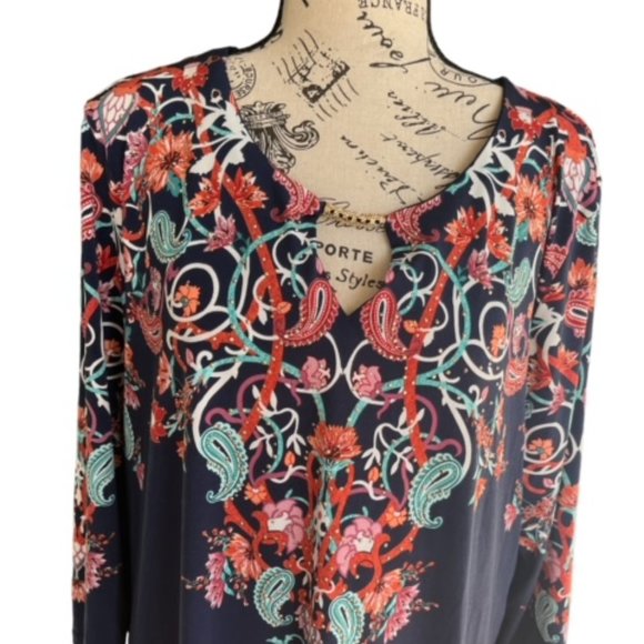 J M Collection - Picture 3 of 3